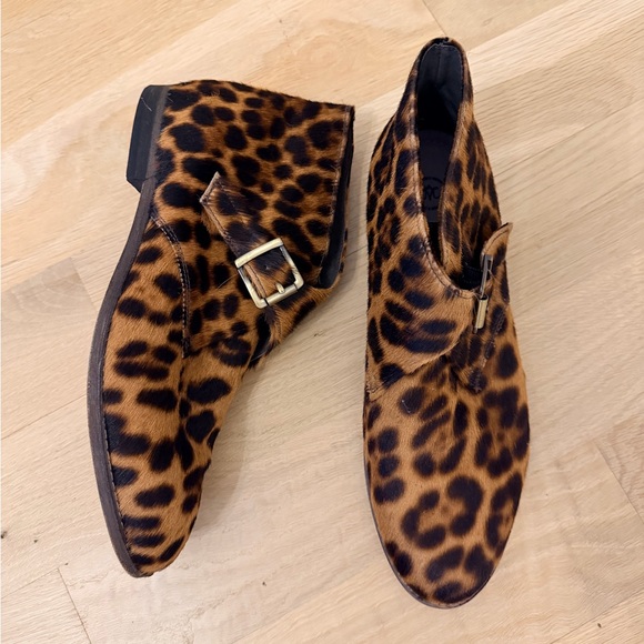 Johnston & Murphy Shoes - Johnston & Murphy Leopard Print Leather Ankle Boots size 8.5 Women’s